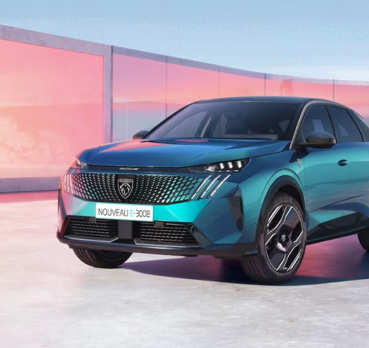 Nuevo vehículo Peugeot 3008 disponible en suscripción para profesionales